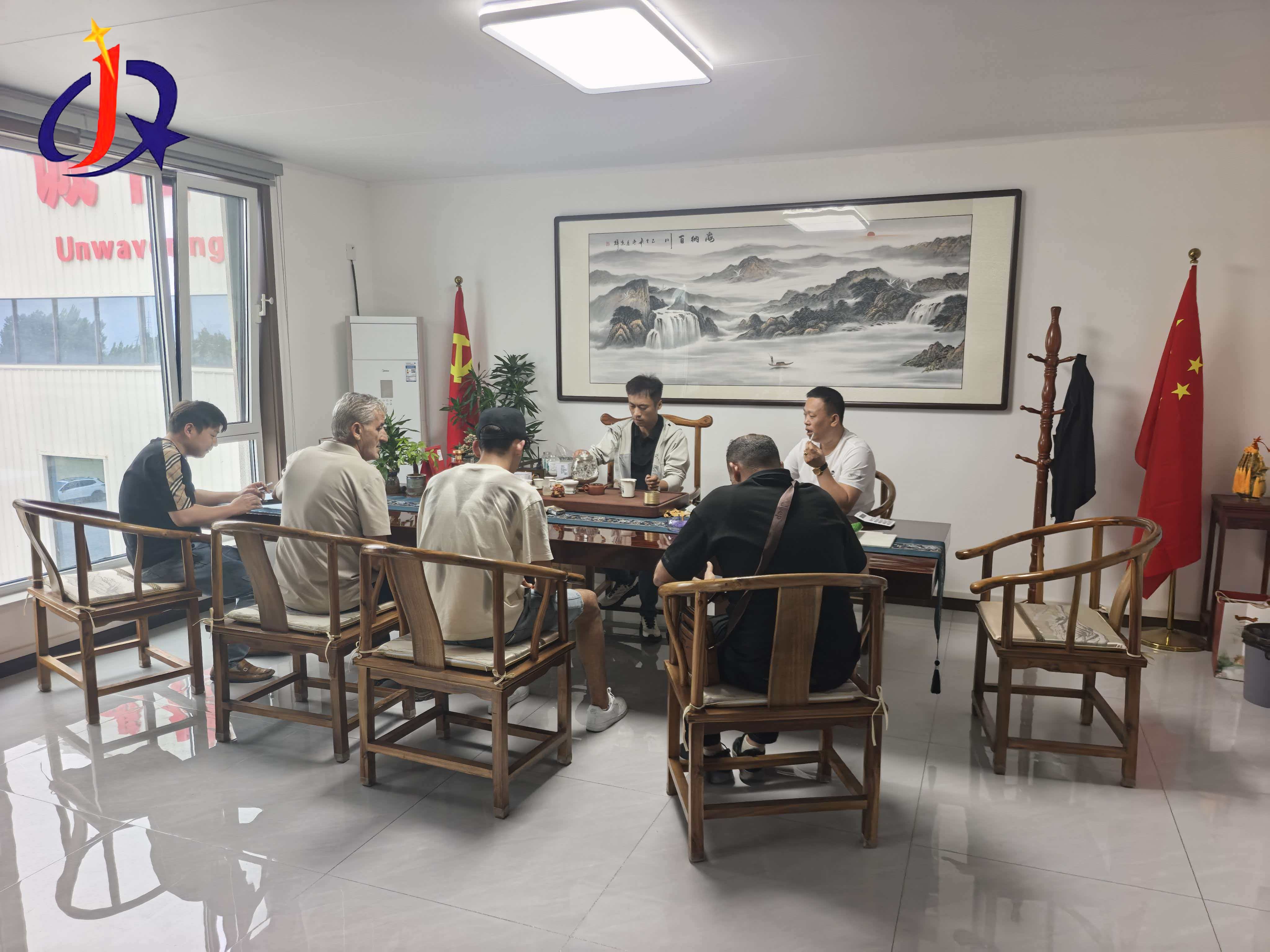 कोलंबियन गोल्ड प्रोसेसिंग इक्विपमेंट वितरकांनी दक्षिण अमेरिकन बाजार सहकार्यासाठी जिनकी मशिनरीला भेट दिली